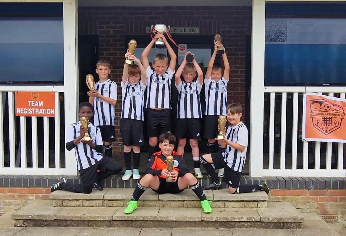 U9 s Cup Winners at Wallingford Crowmarsh Tournament lxsyay